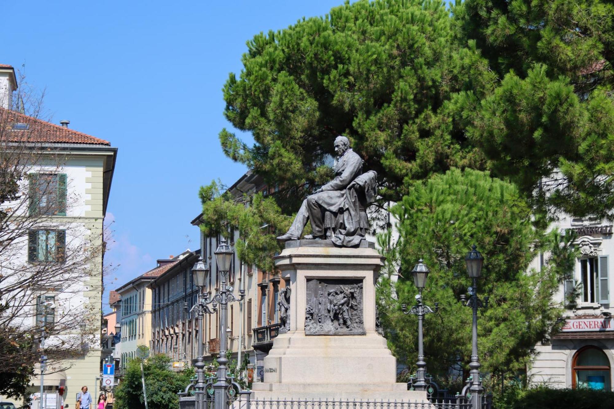 Casa Ardo Wifi & Free Parking In Lecco Center Apartment Bagian luar foto