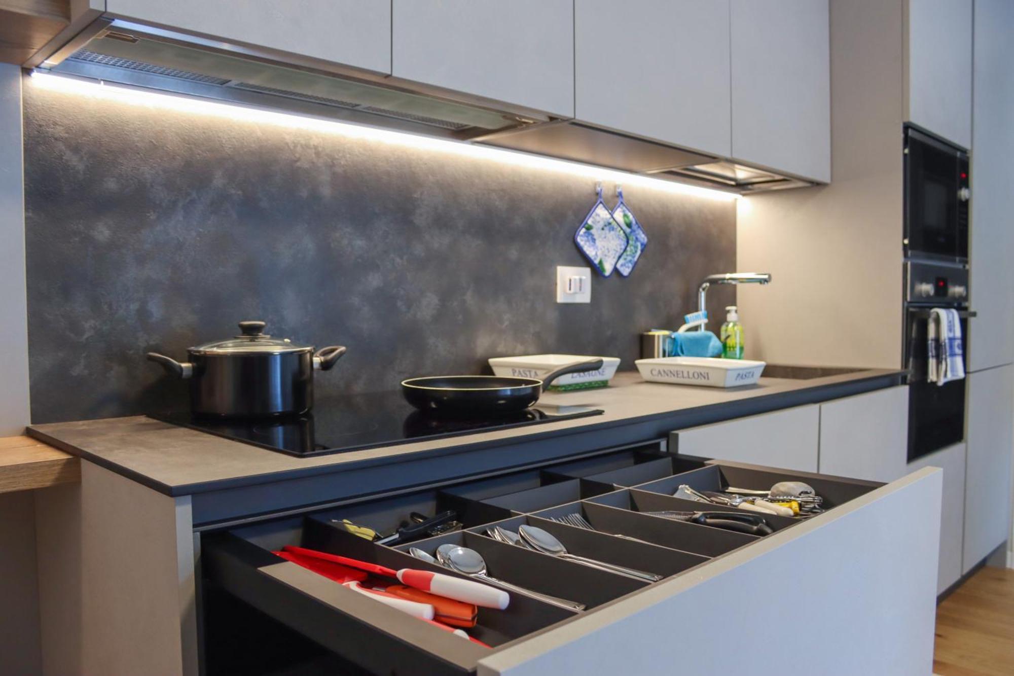 Casa Ardo Wifi & Free Parking In Lecco Center Apartment Bagian luar foto