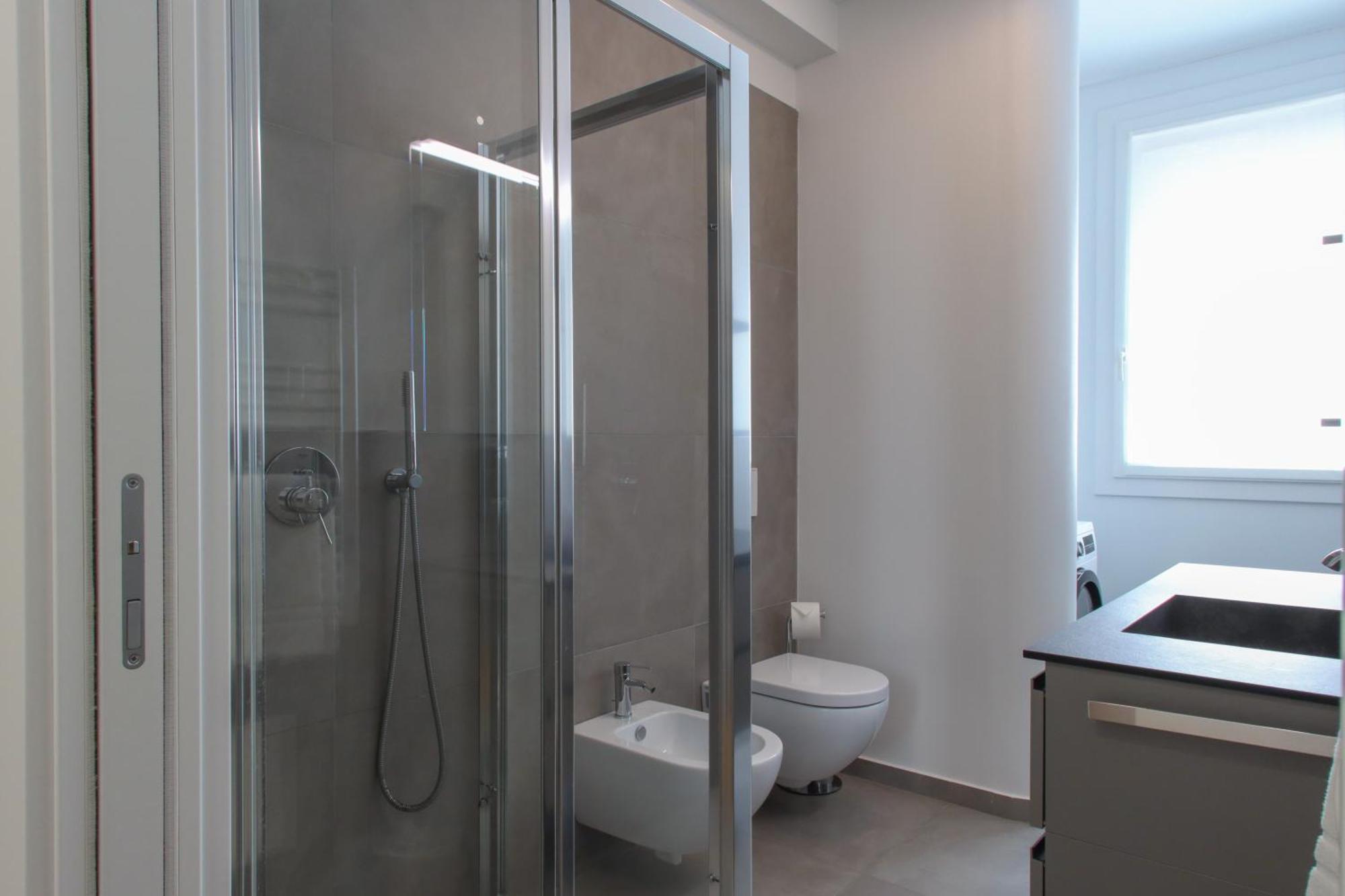 Casa Ardo Wifi & Free Parking In Lecco Center Apartment Bagian luar foto