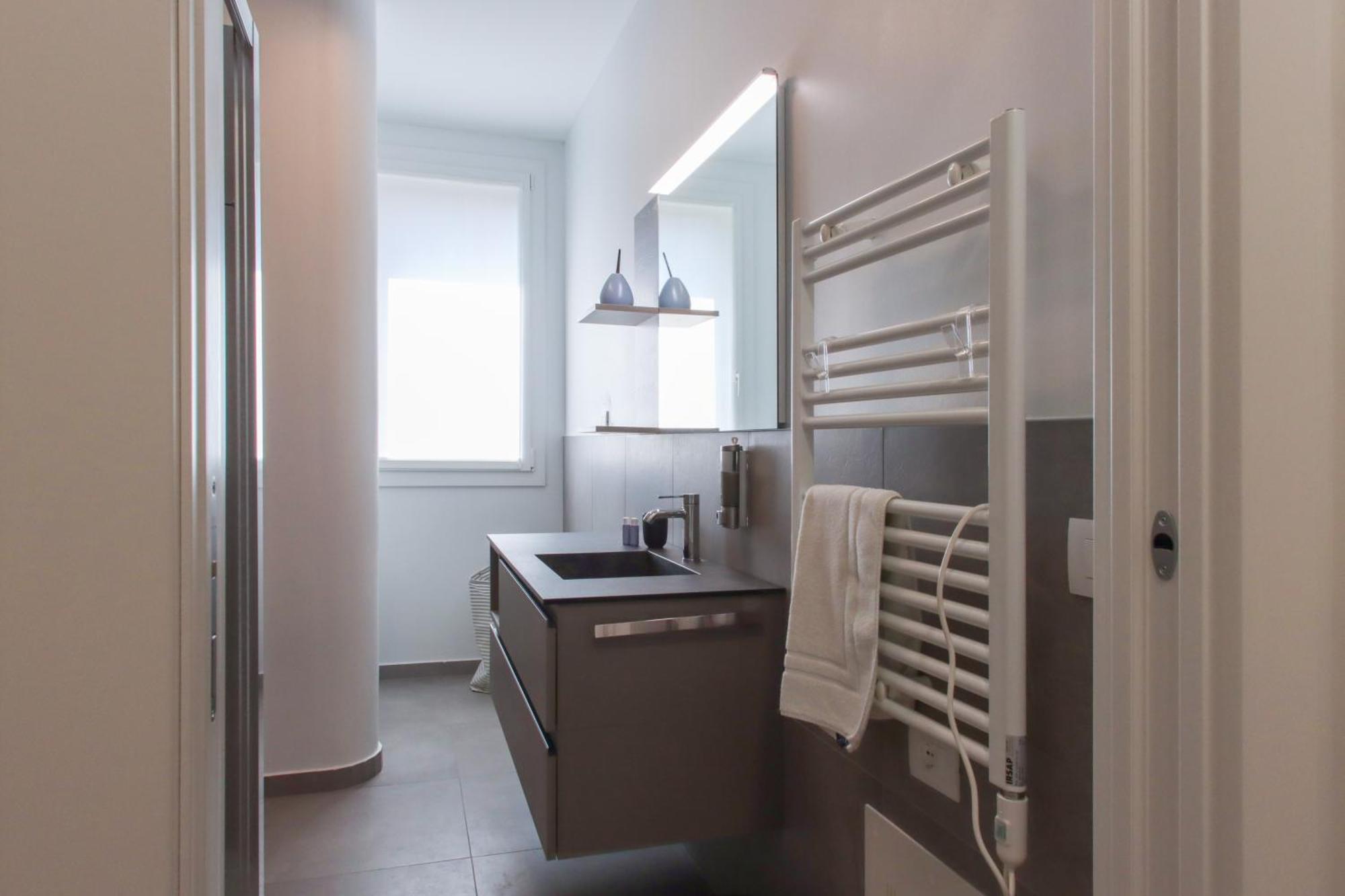 Casa Ardo Wifi & Free Parking In Lecco Center Apartment Bagian luar foto